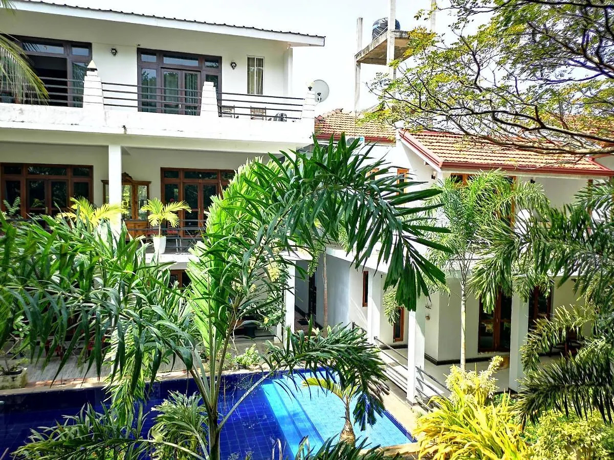 נגומבו Serendib Village Guest House