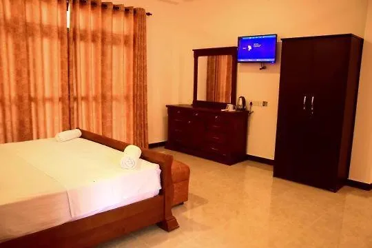 Serendib Village Guest House Negombo 3*,