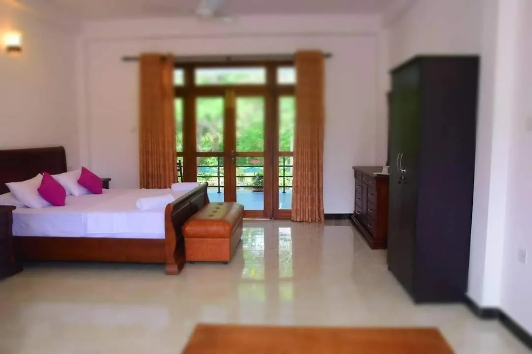 Serendib Village Guest House Negombo 3*,